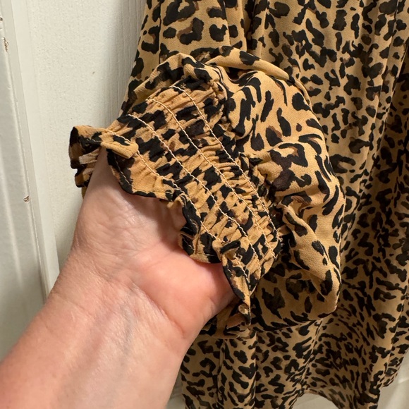 Ava & Viv Sheer Long Sleeve leopard print Blouse, size 2X - Picture 3 of 5